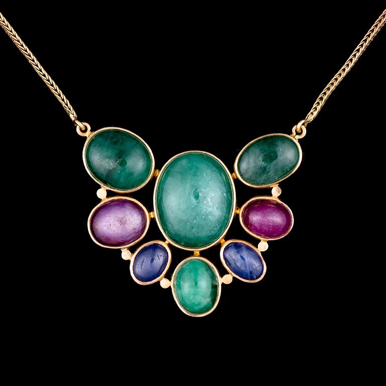 A NECKLACE, cabochon cut rubies, sapphires and emeralds, 18K gold. A. Tillander 1981.