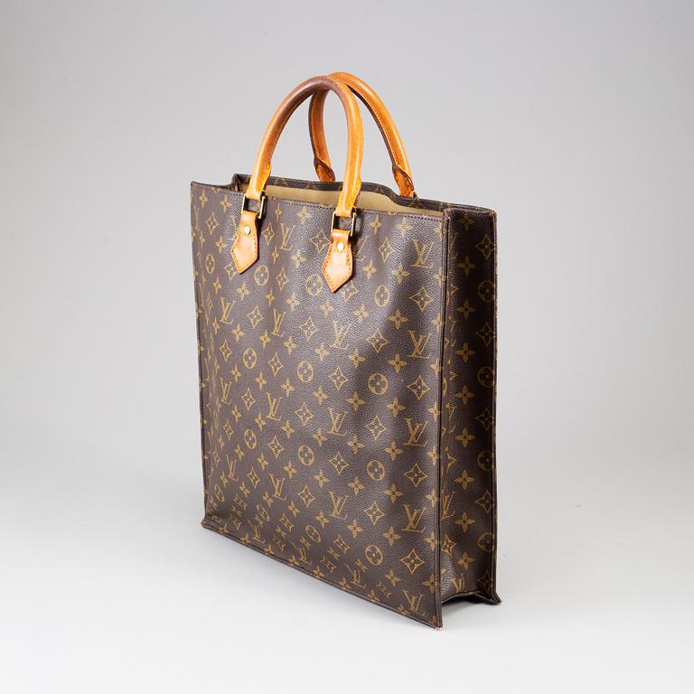 LOUIS VUITTON, a 'Sac Plât' bag.