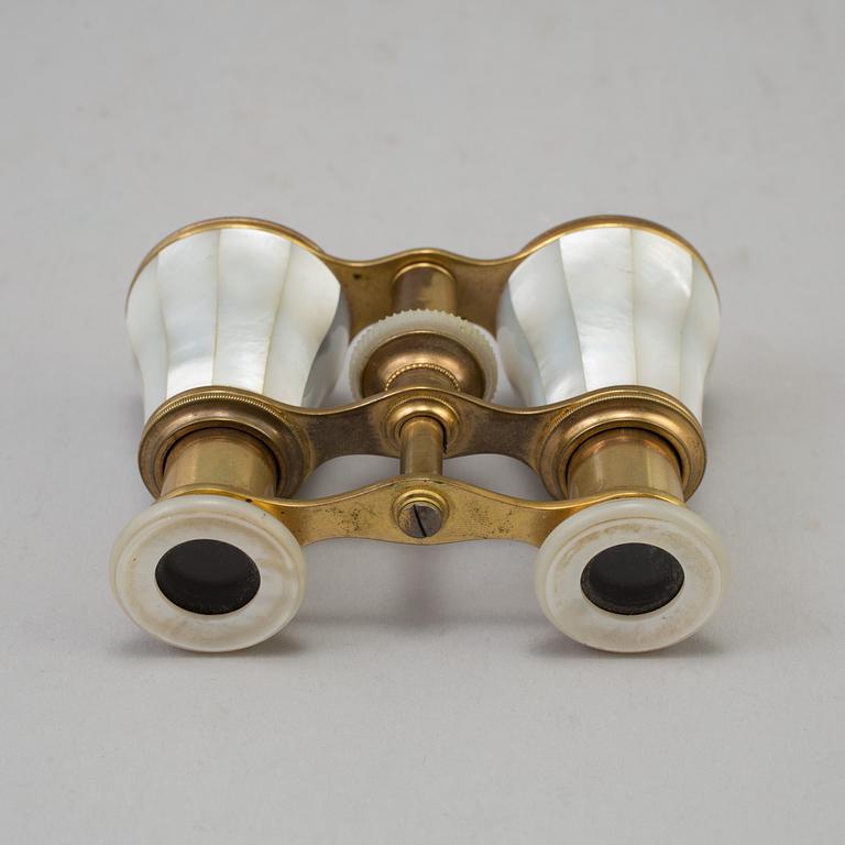 TEATERKIKARE, tidigt 1900-tal.