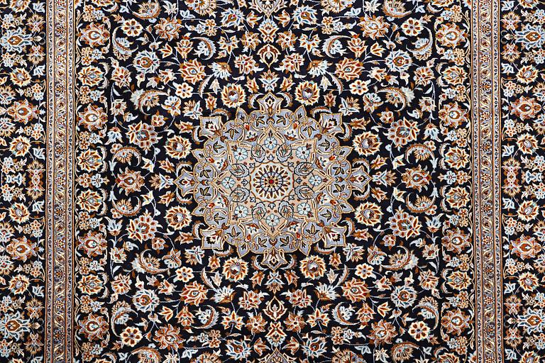 A carpet, Kashan, c. 403 x 297 cm.