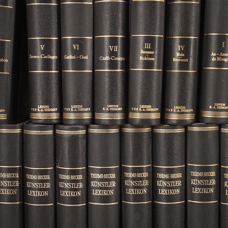 BOK. "Allgemeines Lexikon der bildenden Künstler", Vol I-XXXVII, Thieme, U. & Becker F. (37 vol).