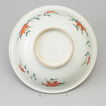 A famille rose export porcelain bowl, Qing dynasty, Qianlong (1736-95).