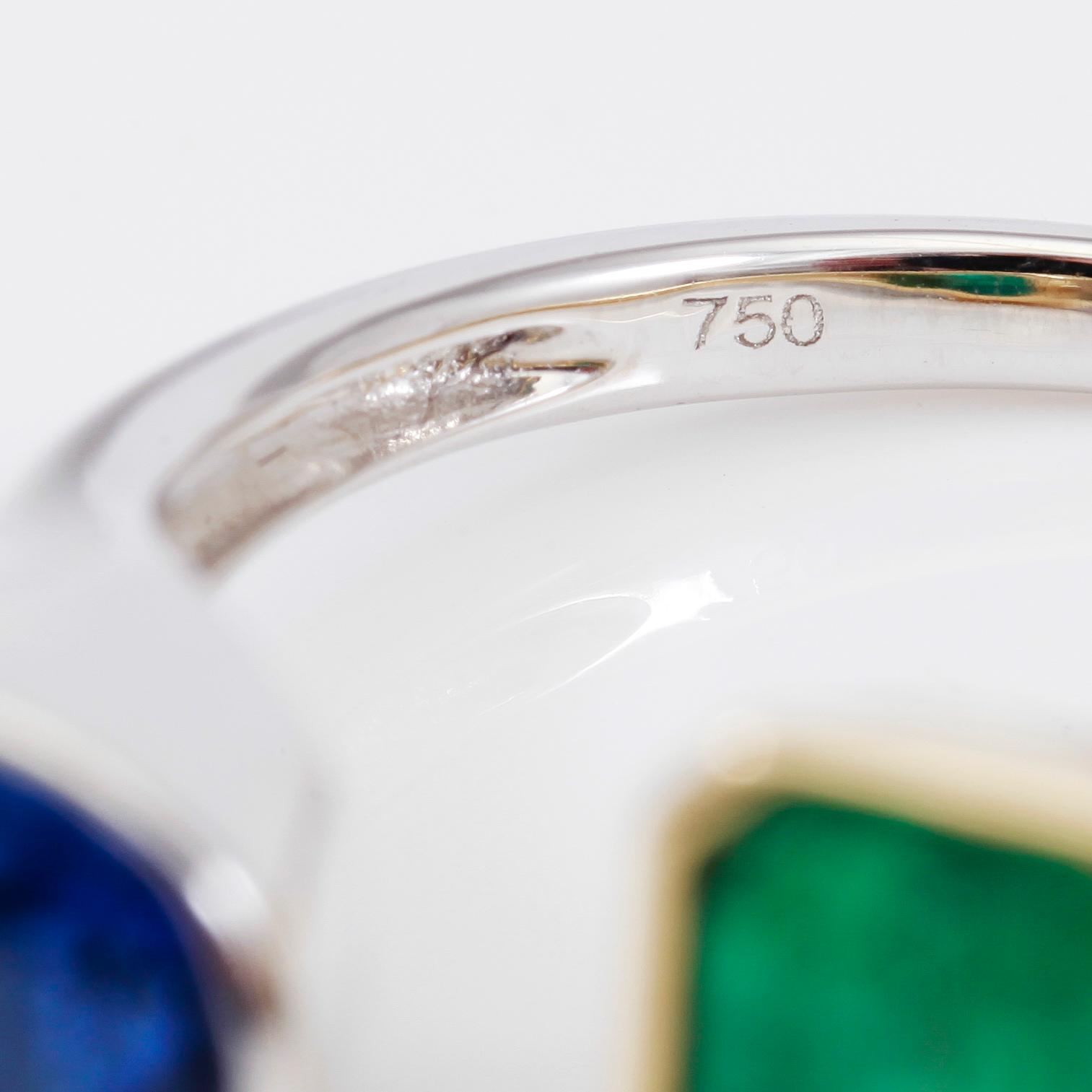 RING, smaragd ca 1,20 ct, blå kyanit ca 1,70 ct.