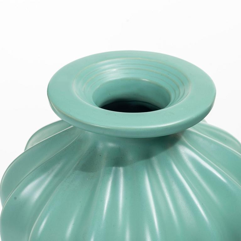 Ewald Dahlskog, A vase, Bo Fajans, 1940s.