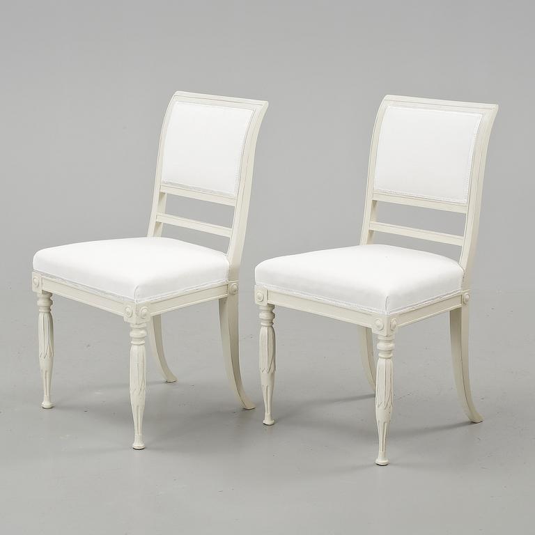 STOLAR, ett par, sengustavianska, omkring 1800.