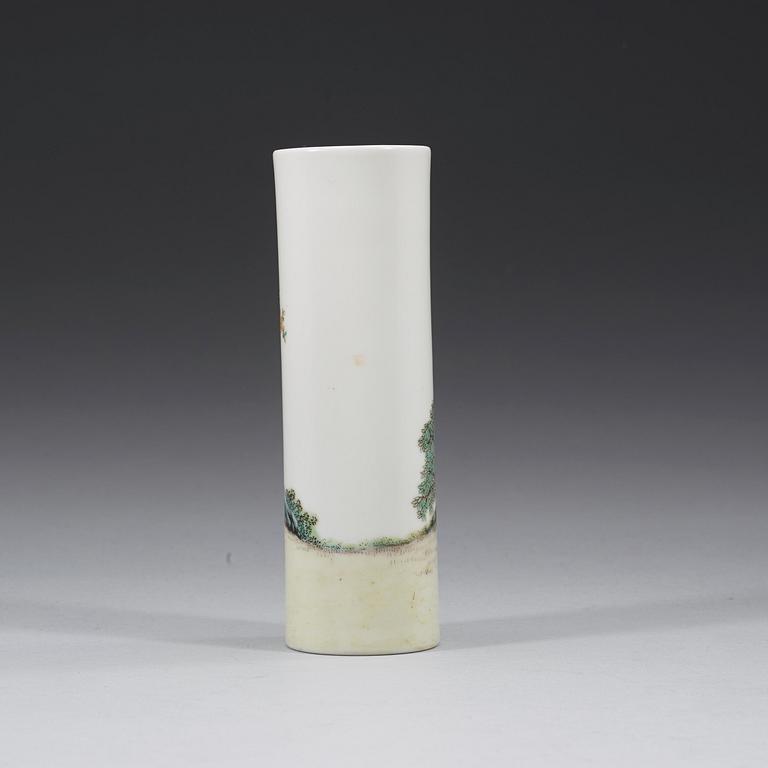 A Chinese vase, 20th Century.