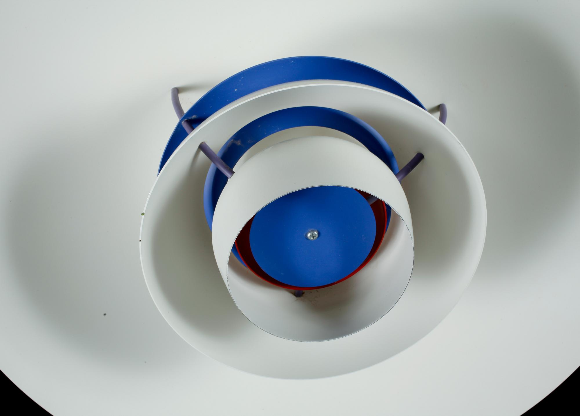 TAKLAMPA, "PH 5", Poul Henningsen, Louis Poulsen, Danmark, 1900-talets andra hälft, höjd ca 30 cm.