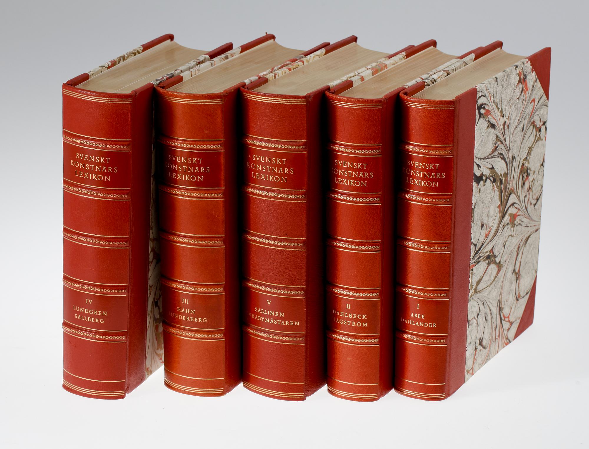 BÖCKER, 5 vol, "Svenskt Konstnärslexikon", Allhems förlag Malmö 1957.