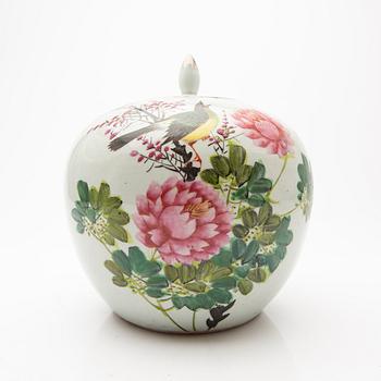 Lockurna, porslin, Kina, 1800-talets andra hälft.