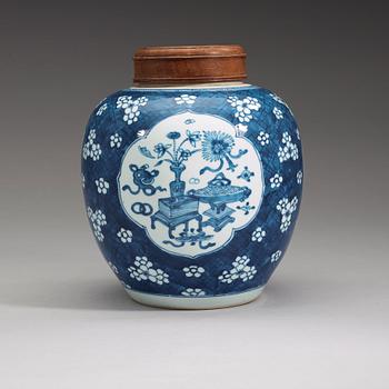 A blue and white jar, Qing dynasty, 18th Century.