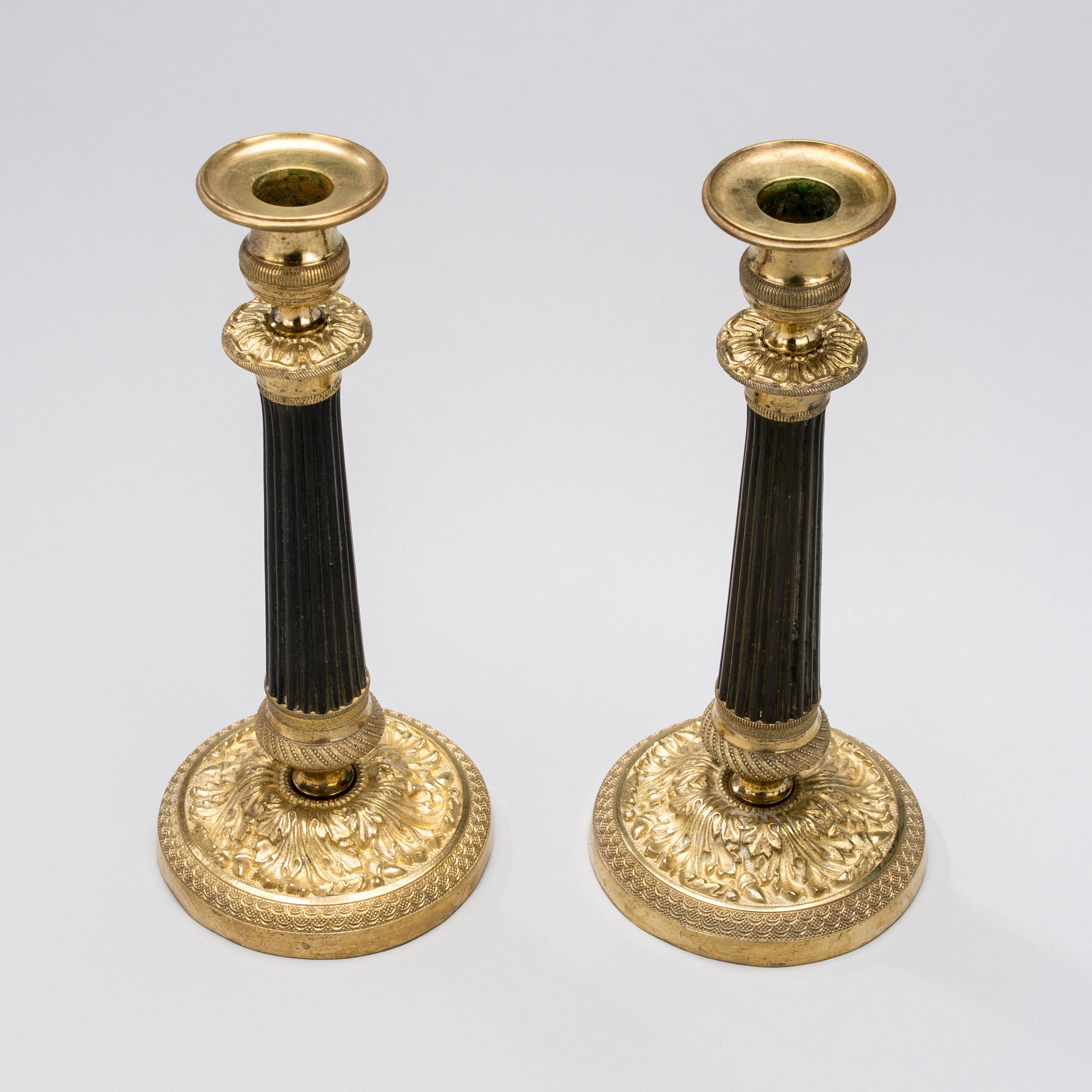 LJUSSTAKAR, ett par, mässing, empirstil, 1800-tal.