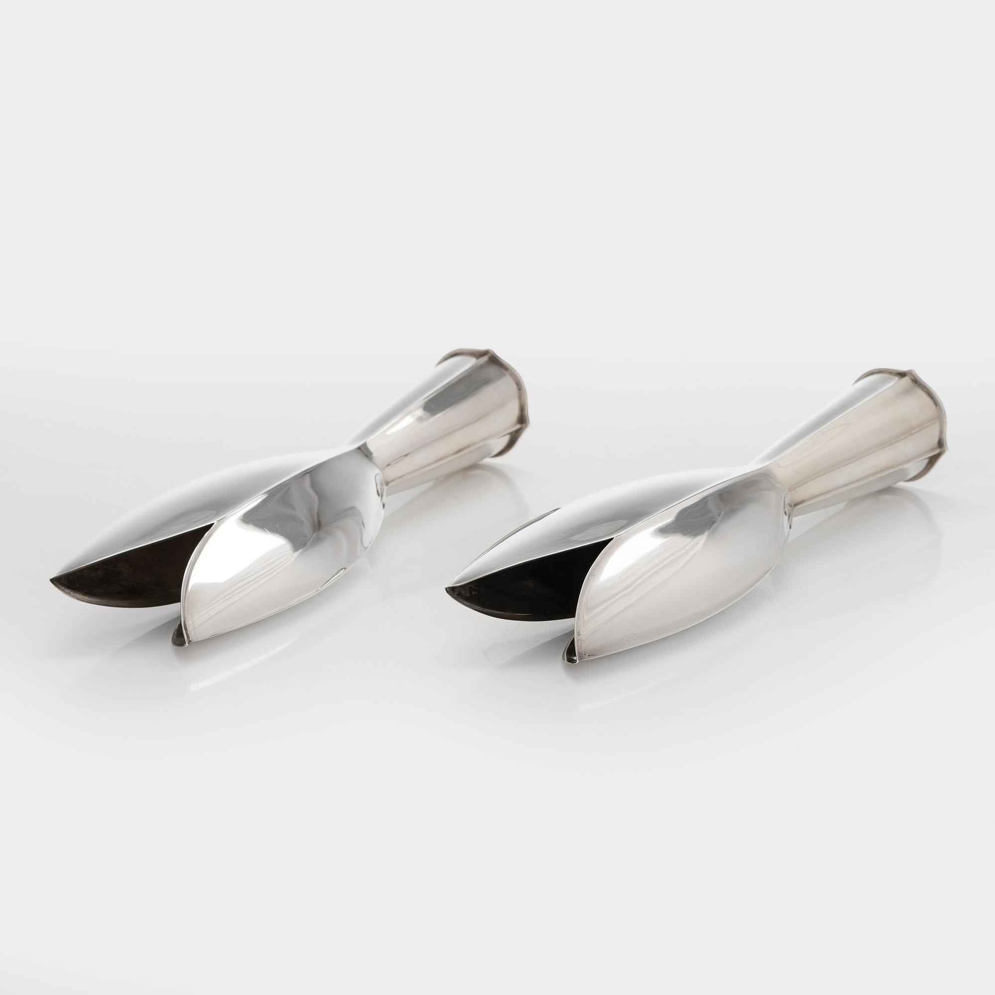 Tapio Wirkkala, a pair of 1950s silver TW-2 vases, Kultakeskus, Hämeenlinna 1957.