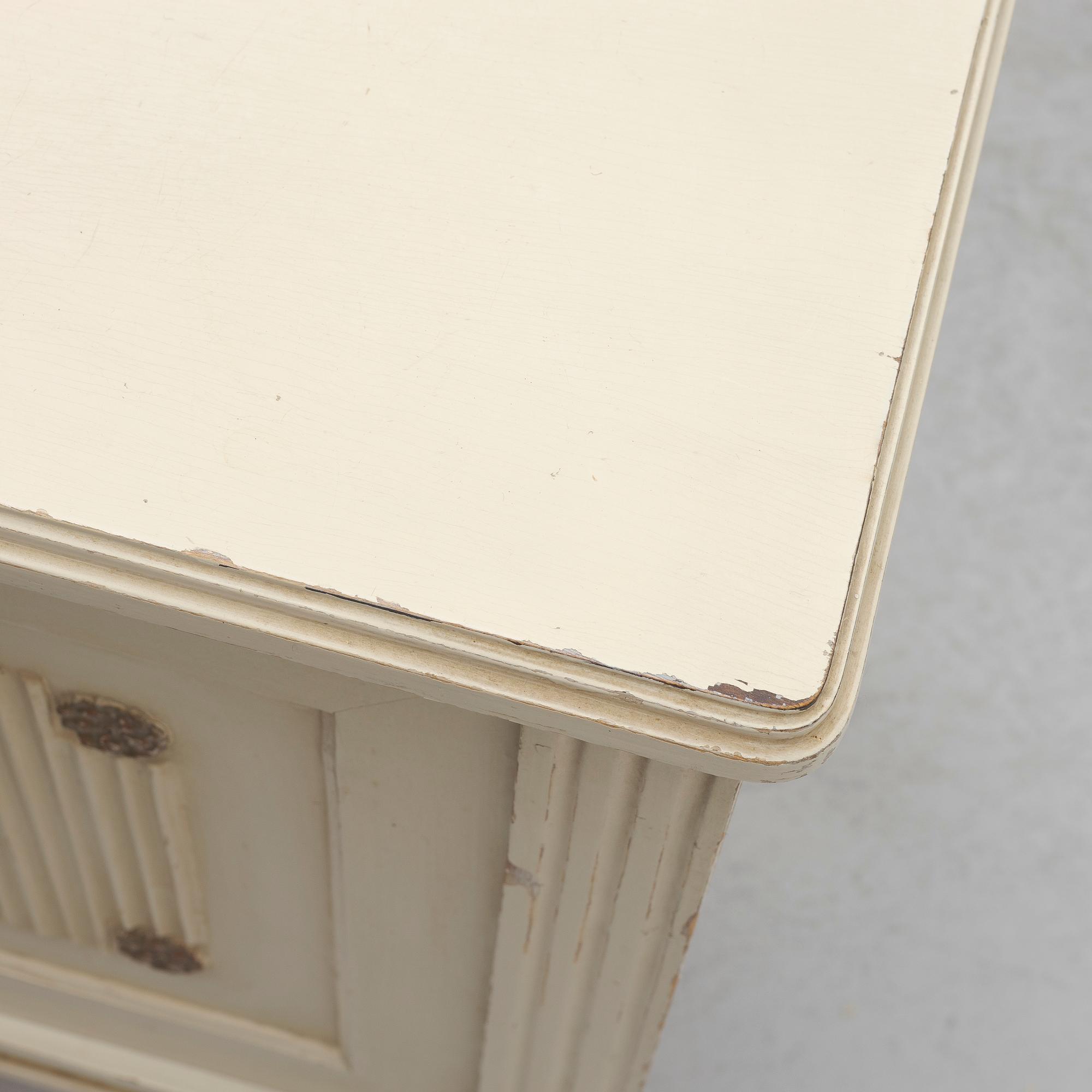 Dining group, 10 pieces, Gustavian style, 20th century.