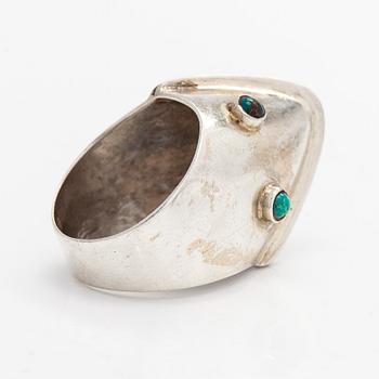 Anna-Greta Eker, sormus hopeaa ja turkooseja , Auran Kultaseppä Turku 1958.