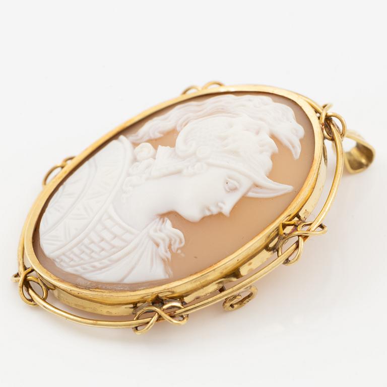 Brooch/pendant, 18K gold with shell cameo.