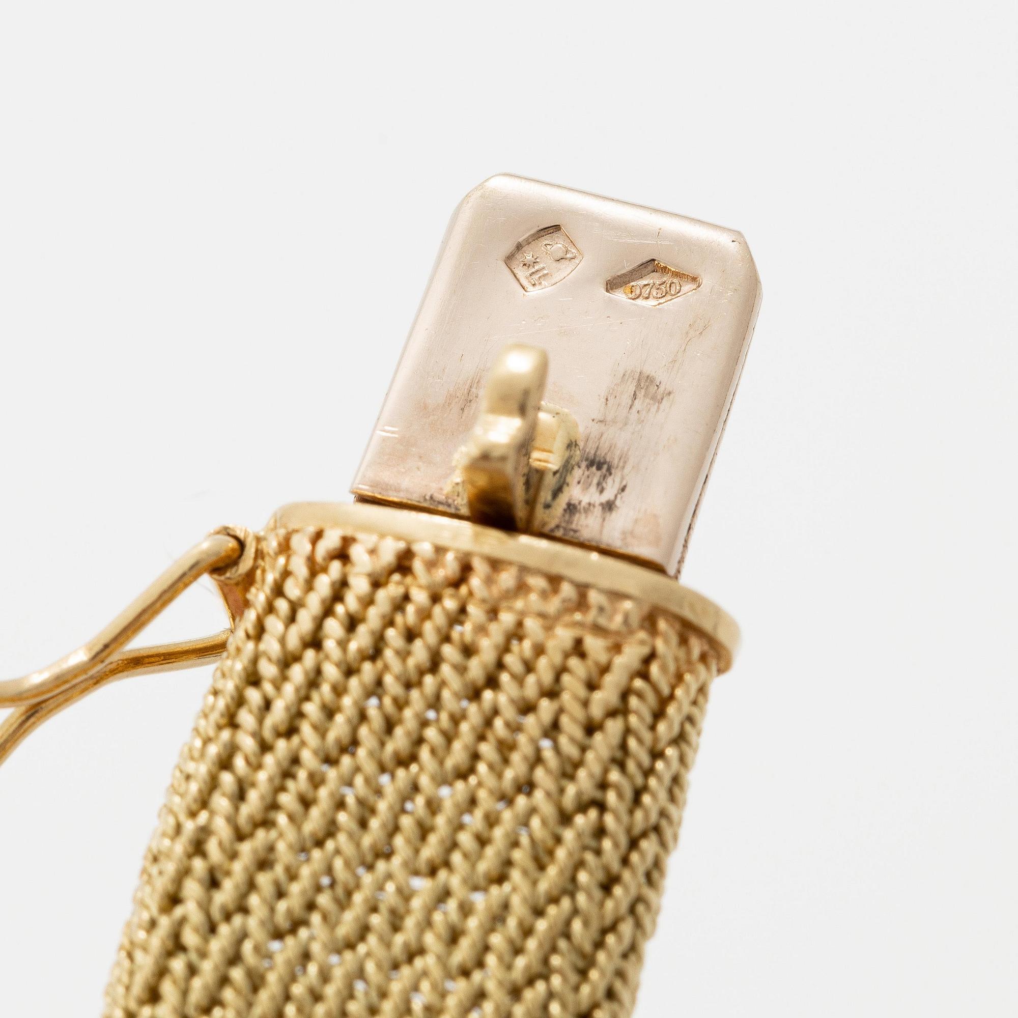 Collier 18K guld med runda briljantslipade diamanter.