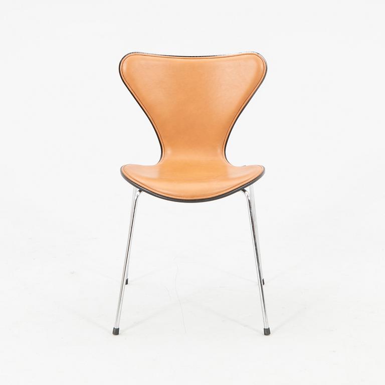 Arne Jacobsen, stol "Sjuan", Fritz Hansen Danmark 2018.