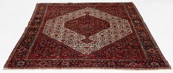 Matta, Sannolikt Feraghan, västra Iran, Omkring år 1900, ca 191 x 129 cm.