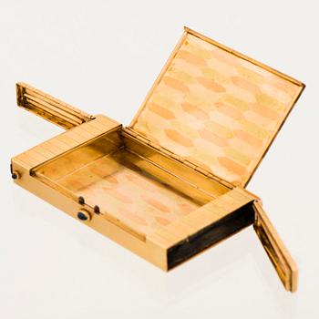 CARTIER ETUI, 18K guld i tre färger, cabochonslipade safirer.