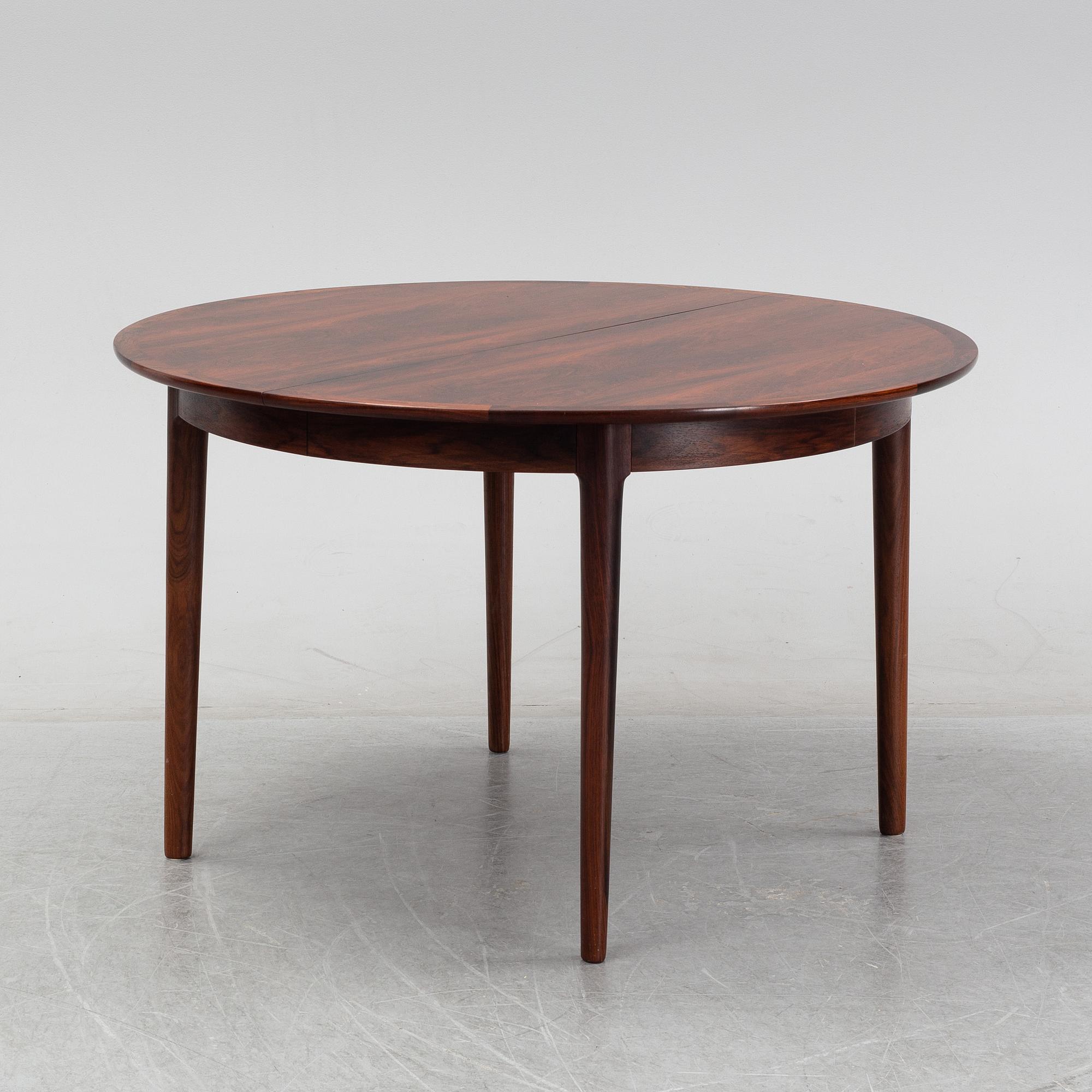 Matgrupp med bord samt 8 stolar bla, "Darby", Torbjørn Afdal, Nesjestranda møbelfabrikk, Norge, 1960-tal.