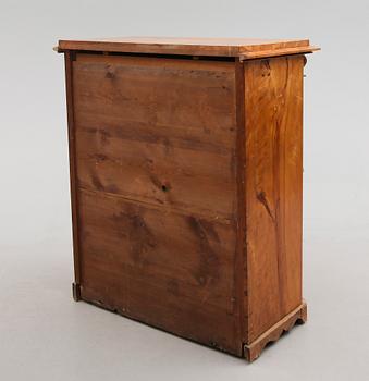 CHIFFONJÉ, 1800-talets mitt.