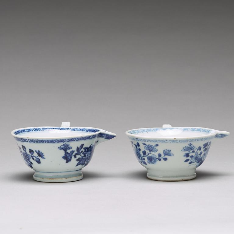 A pair of blue and white sauce boats, Qing dynasty, Qianlong (1736-95).