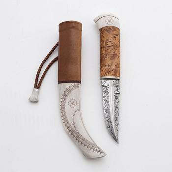 A reindeer horn knife by Bertil Fällman, signed.