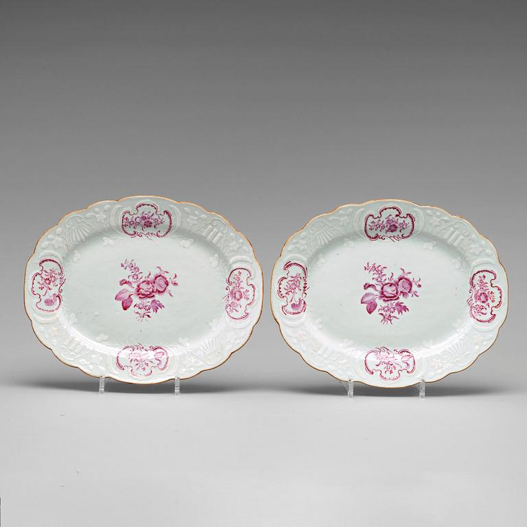 STEKFAT, ett par, kompaniporslin. Qingdynastin, Qianlong (1736-95).
