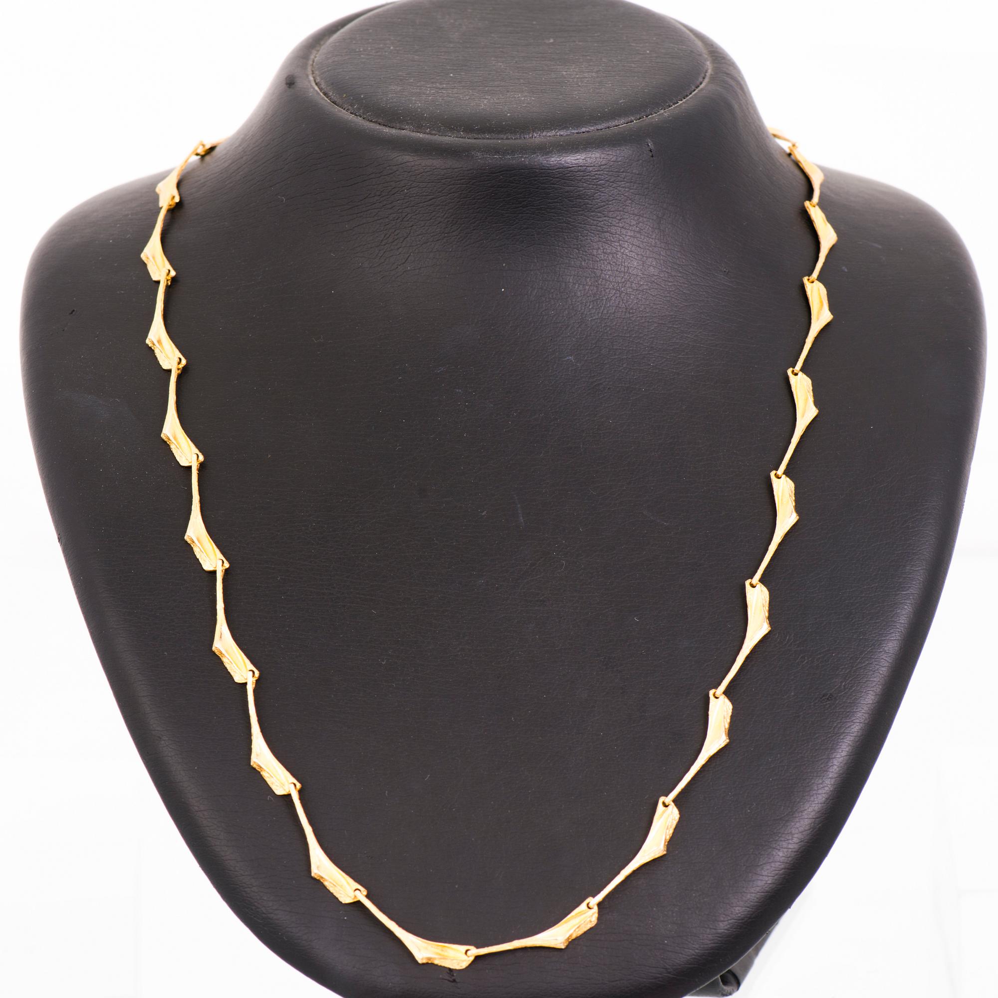 A BJÖRN WECKSTRÖM NECKLACE, 14K gold. Lapponia 1975.