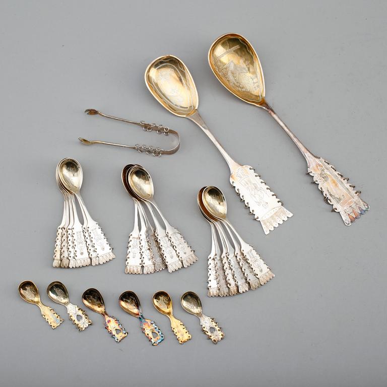 SAMLING SAMESKEDAR, 26 st snarlika samt SOCKERTÅNG, silver, bl a Fritz Olsson. Vikt ca 397 gram.