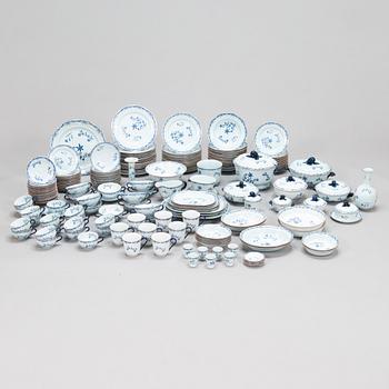 A 174-piece porcelain dinnerware 'Ostindia' for Rörstrand.