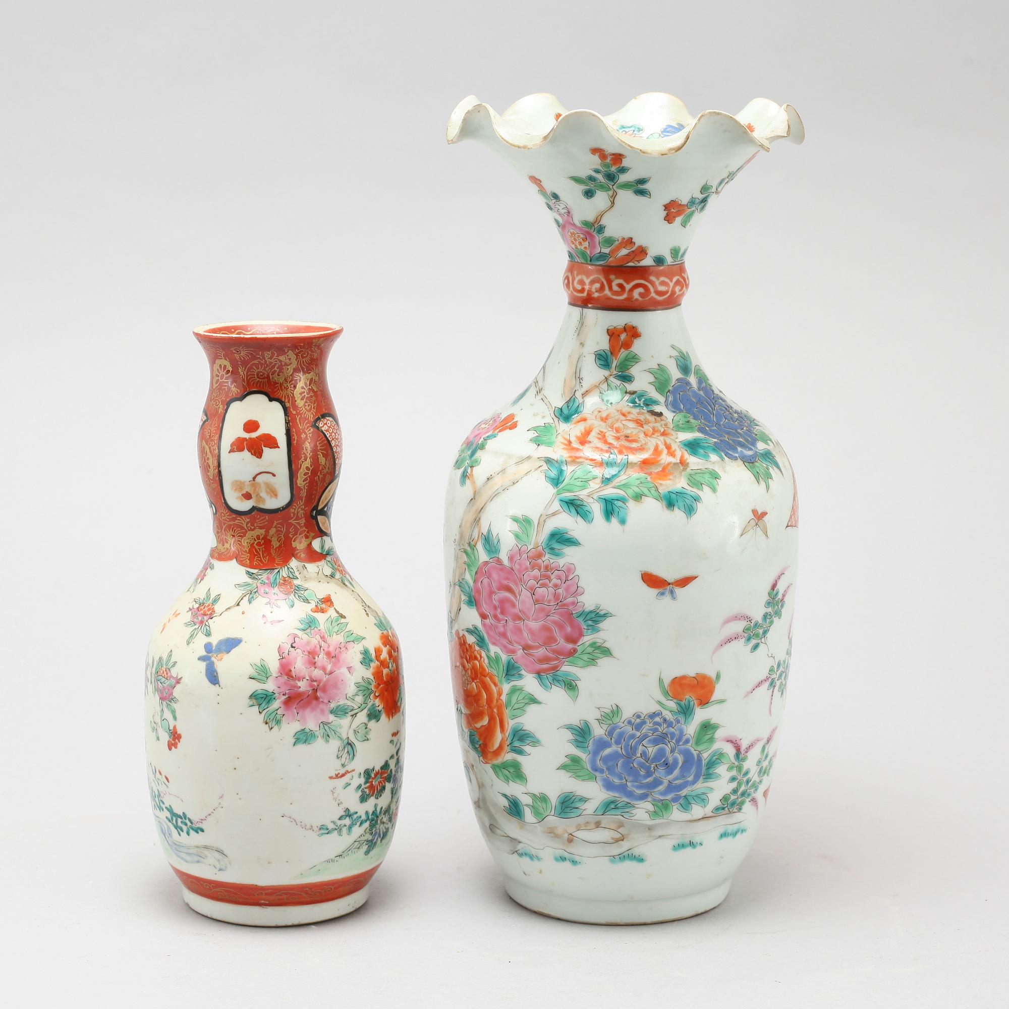 Two japanese porcelain vases, Meiji, (1868-1912).