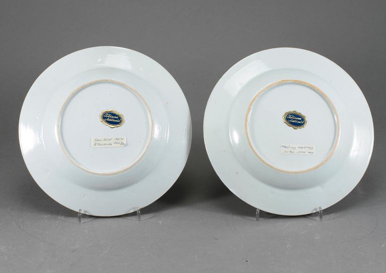 TALLRIKAR, ett par, porslin, Kina, Qianlong, 1736-1795.