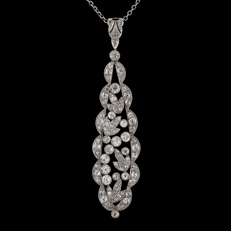 An Edwardian diamond necklace in the shape of an oval. Total carat weight circa 1.80 cts.