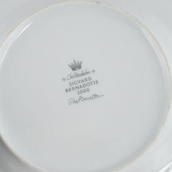 Sigvard Bernadotte, a porcelaine dinner service, 'Millennium/Marianne', Christineholm (39 pieces).