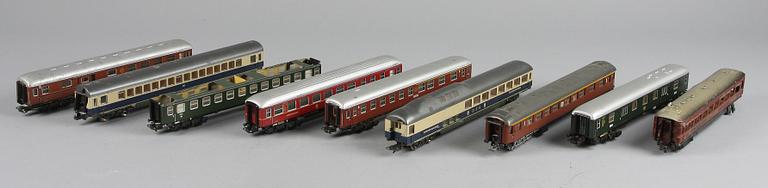 PASSAGERARVAGNAR, 9 st. Bl.a Märklin. H0 1900-tal.