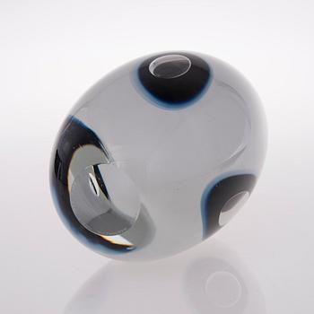 A Claritas vase, signed Timo Sarpaneva Iittala 1985 C152.