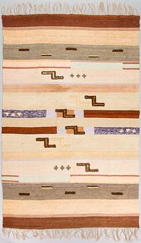 Elsa Kallio, A 1930's flat weave carpet for Kotilieden aitta. Circa 330 x 205 cm.