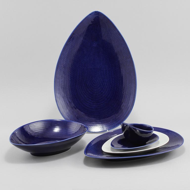 SERVISDELAR, 24 st, flintgods, "Blå Eld", Hertha Bengtsson, Rörstrand, 1900-talets andra hälft.