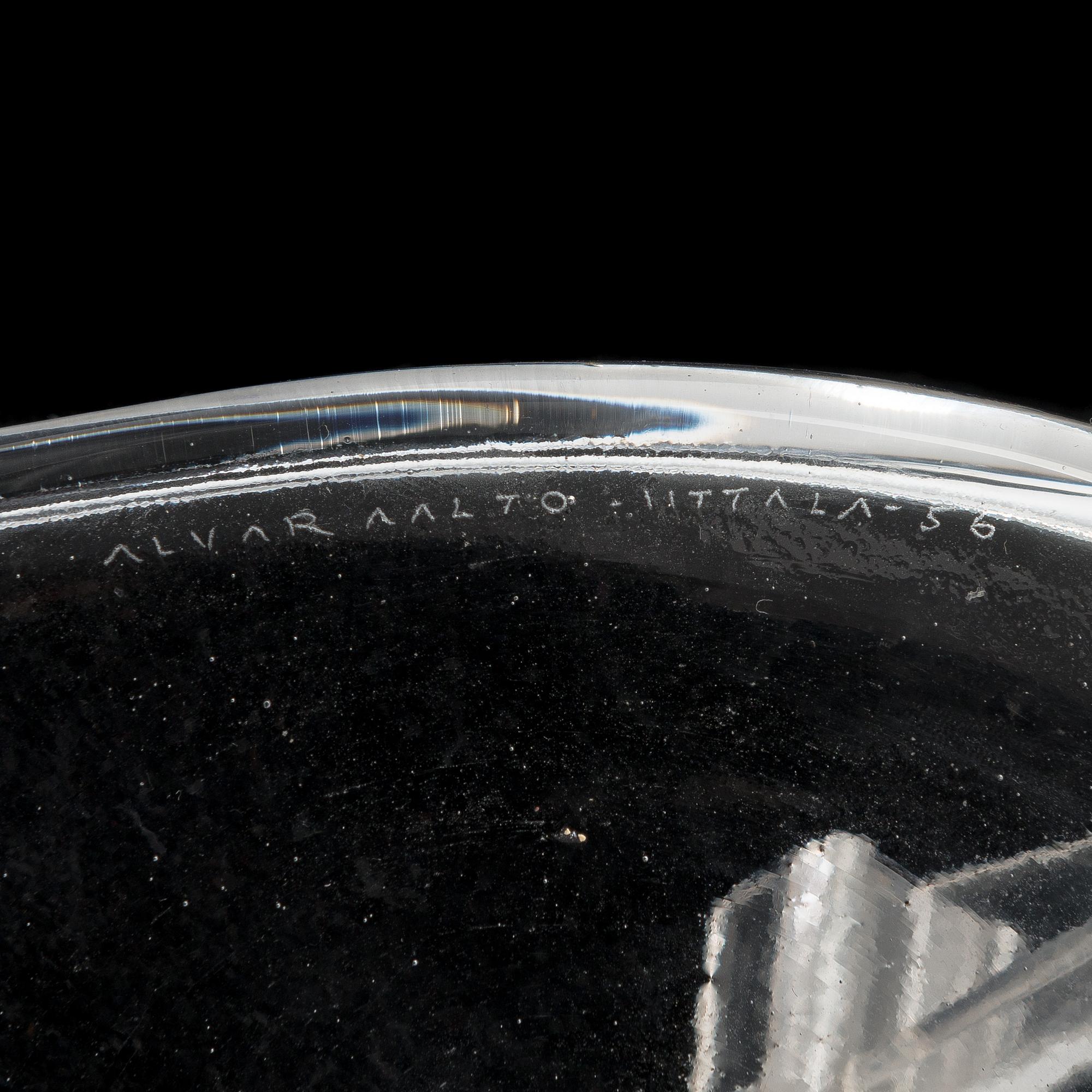 Alvar Aalto, a '3900-37' plate signed Alvar Aalto Iittala -56.