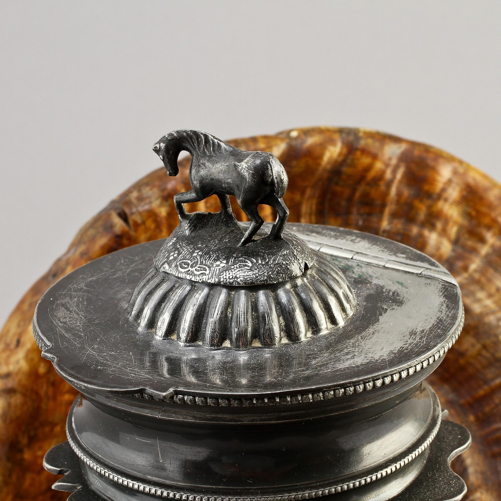 HORN, nyrenässans, runt sekelskifte 1800/1900.