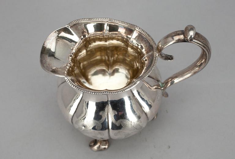 MJÖLKKANNA, silver, O.R.Lundgren, Åbo 1868. Vikt ca 103 g.