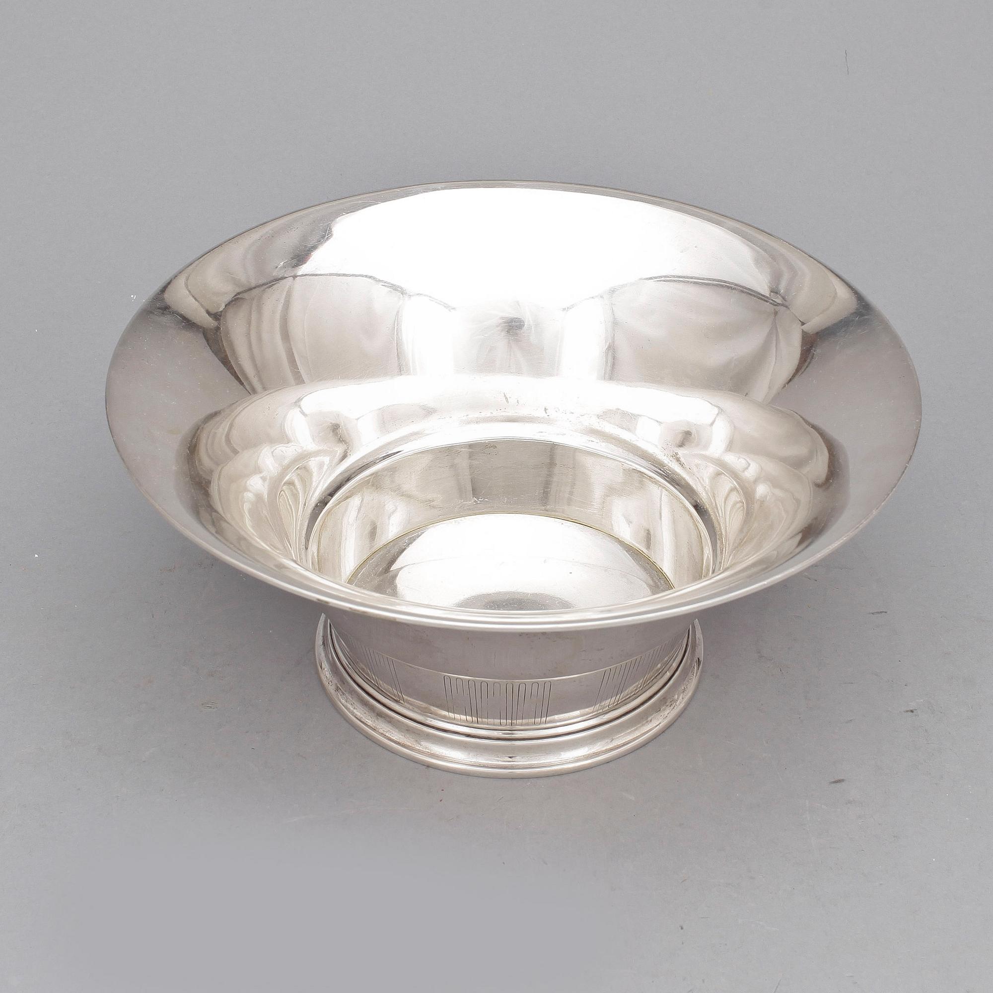 SKÅL, silver, CG Hallberg, Stockholm, 1930-tal. Vikt ca470g.