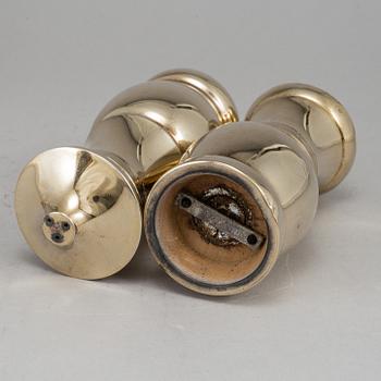 Tiffany & Co., salt- och pepparkvarn, silver 925/1000 samt underfat.