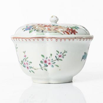 A Chinese famille rose ewer, a a cup with cover, a cup with saucer, a box and a censer, Qing dynasty, 18th and 19th cent.