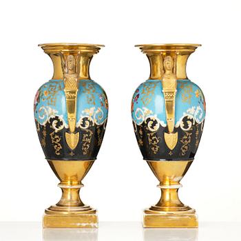 Prakturnor, ett par, porslin. Empire, 1800-talets första del.