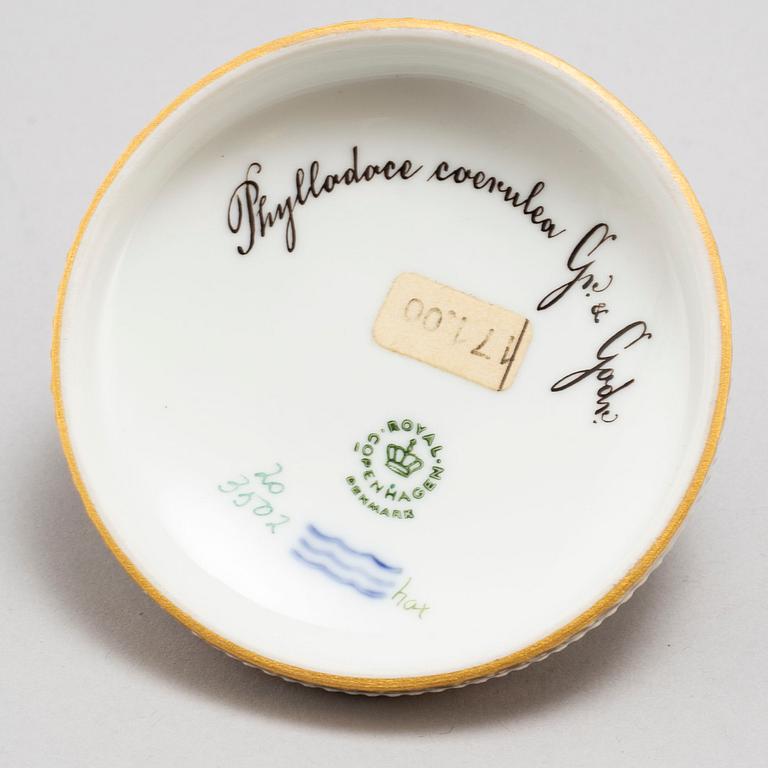 ROYAL COPENHAGEN, a 'Flora Danica' porcelain sugar bowl and cover, Deanmark 1963.