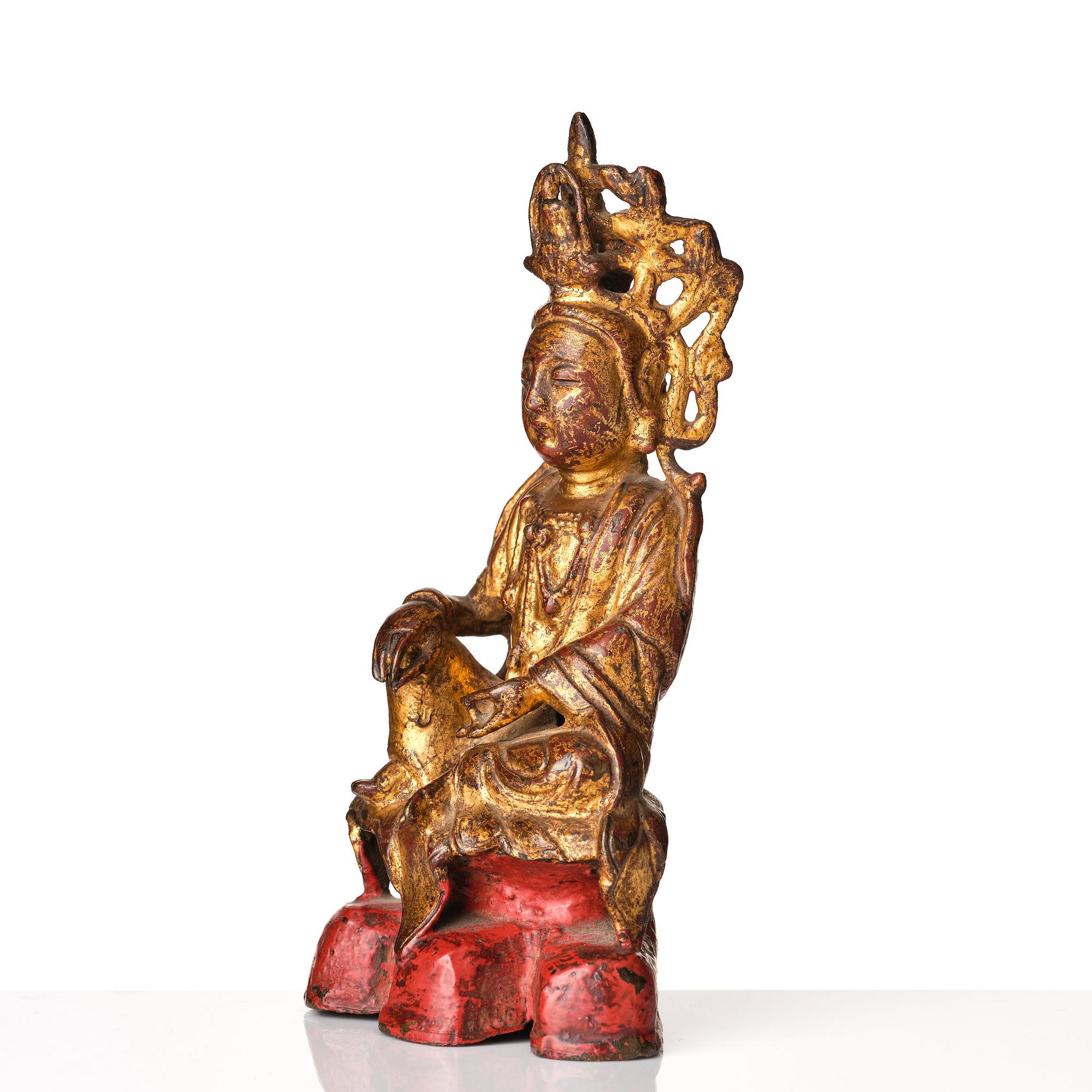 A gilded and lacquered bronze fiugre of Guanyin/Avalokitesvara, Ming dynasty (1368-1644).