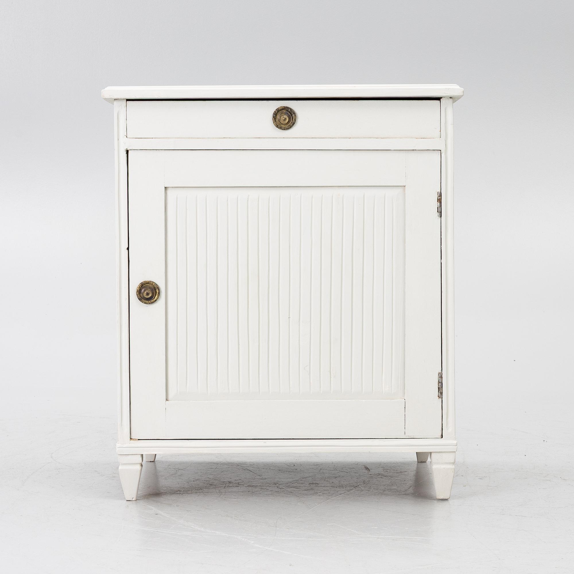Chest of drawers/cabinet, Gustavian style, mid-20th century.