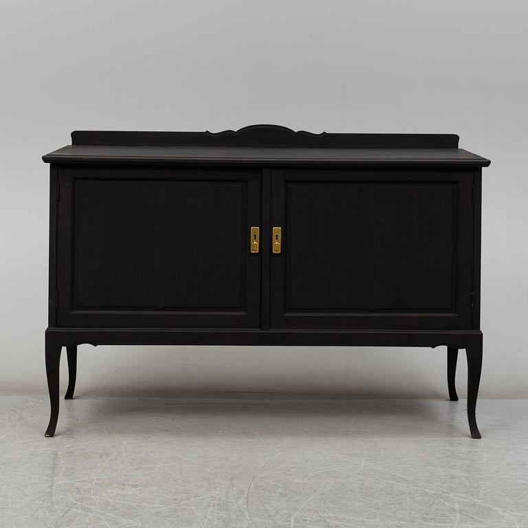 SIDEBOARD, 1920-tal.